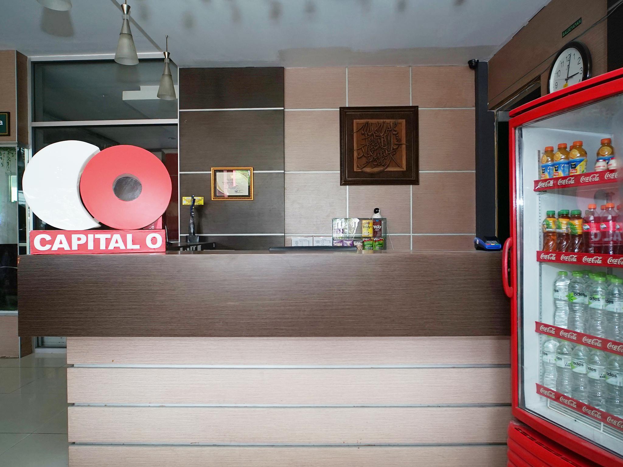 Capital O 2885 Hemra Hotel Balikpapan  Ngoại thất bức ảnh